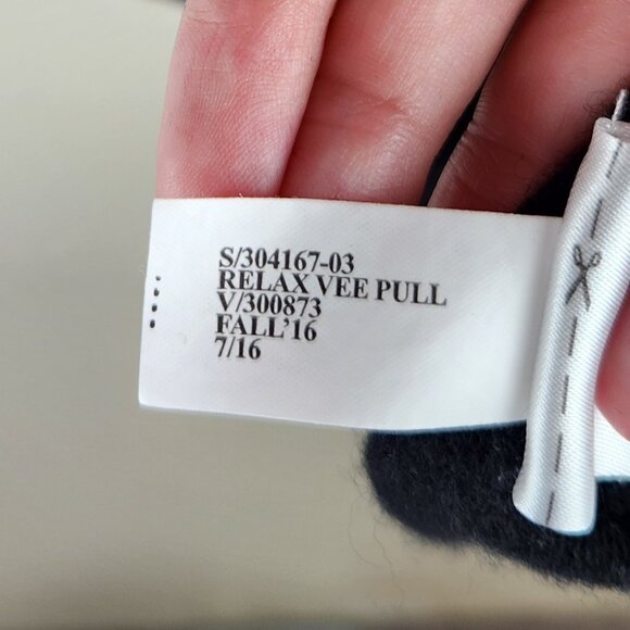 Banana Republic Filpucci Merino Wool Cashmere Slouchy V-Neck Sweater Black sz M - Picture 8 of 8